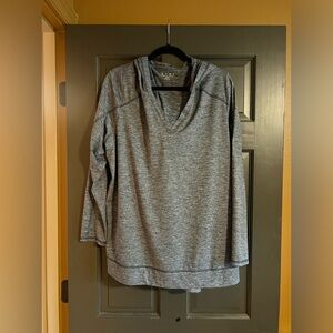 Lane Bryant Livi Active top size 18/20 blue/gray color